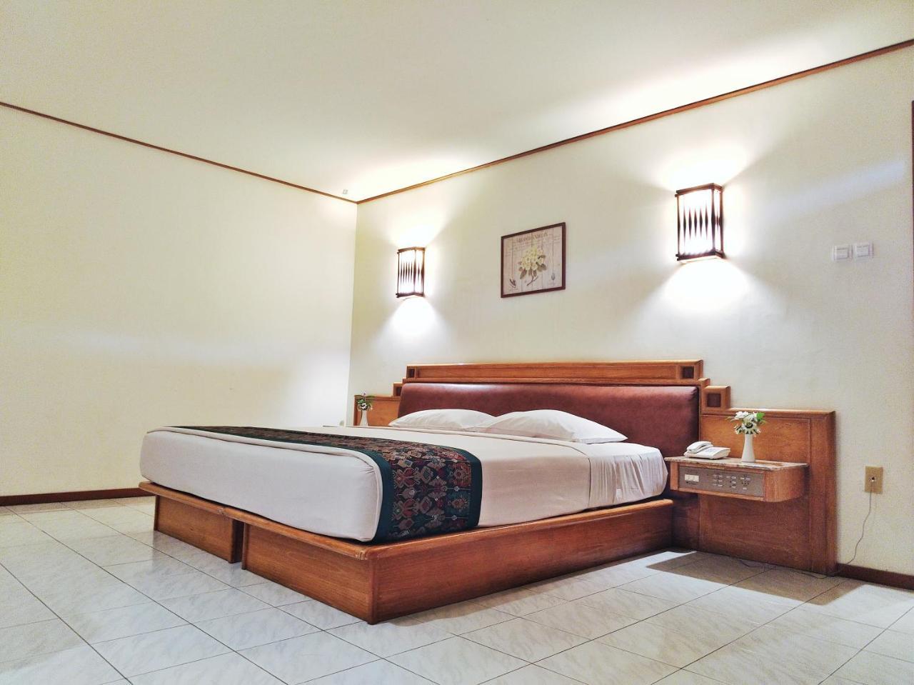 The Cipaku Garden Hotel Бандунг Экстерьер фото